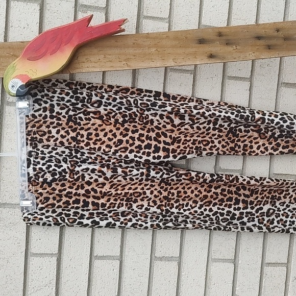 Leopard Leggings - Picture 7 of 10